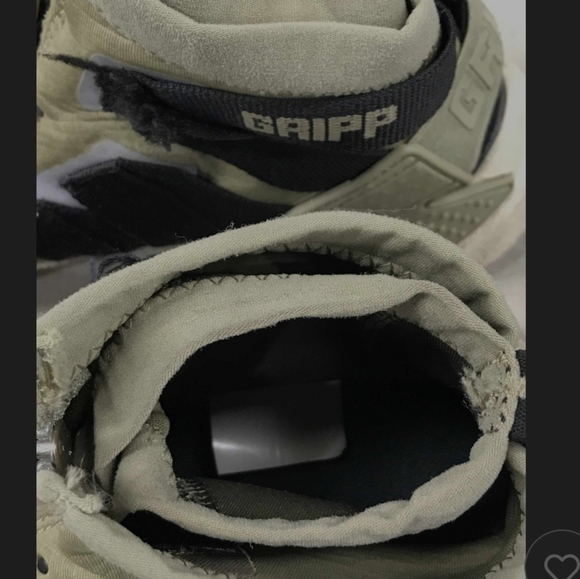 Nike Air Huarache GrippNeutral sneakers athletic shoes 8 9.5
